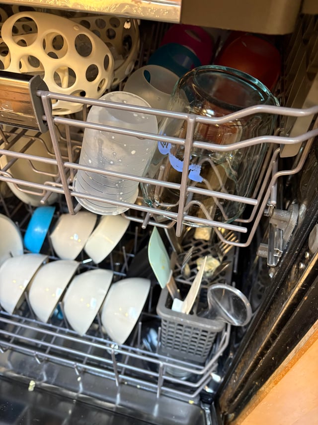 Dishwasher Not Cleaning Dishes On The Top Rack
