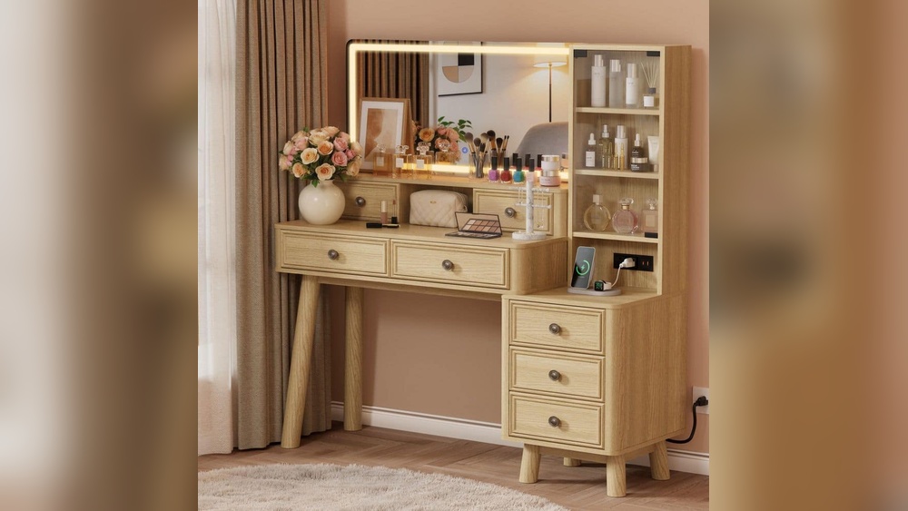 How To Create An Instagram Worthy Vanity In A Small Bedroom