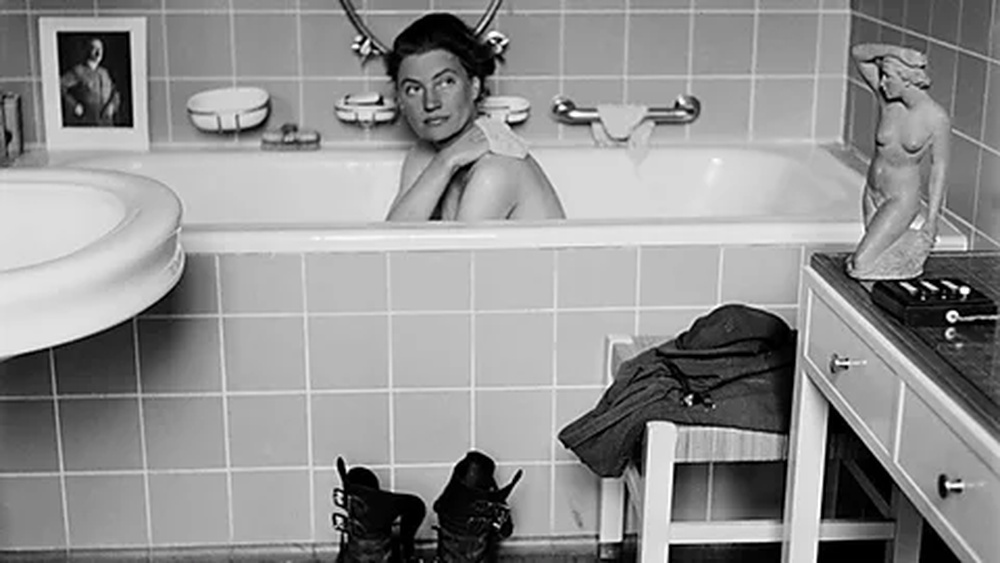 Why Black And White Bathrooms Photograph So Well And How To Recreate That Irl